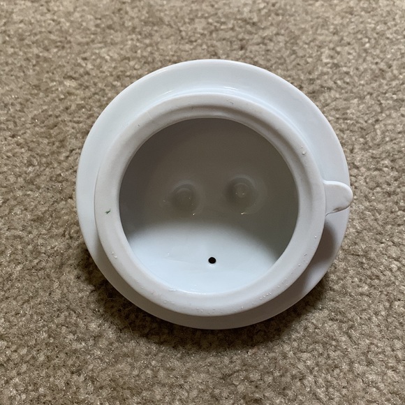 Holly Christmas Teapot - Picture 5 of 8